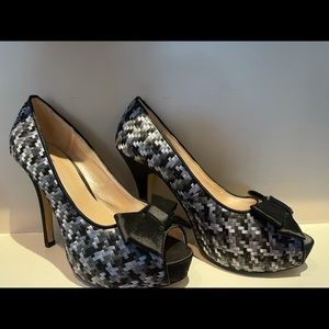 4.5 inch heals - size 8